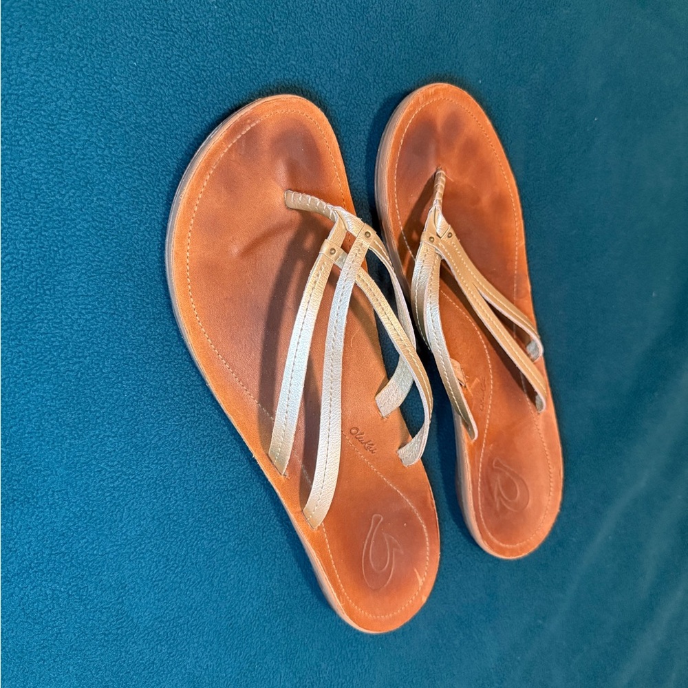 OluKai Tan and Cream Sandals